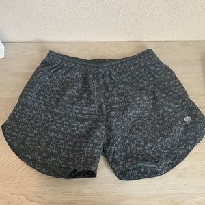 Black and Grey Mountain Hardwear Shorts. Size Small